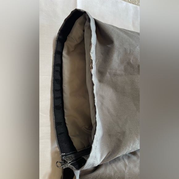 Burton Snowboarding Women’s Pant.           Size: M - Picture 8 of 9